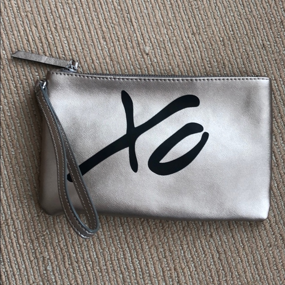 Pouches🖤
